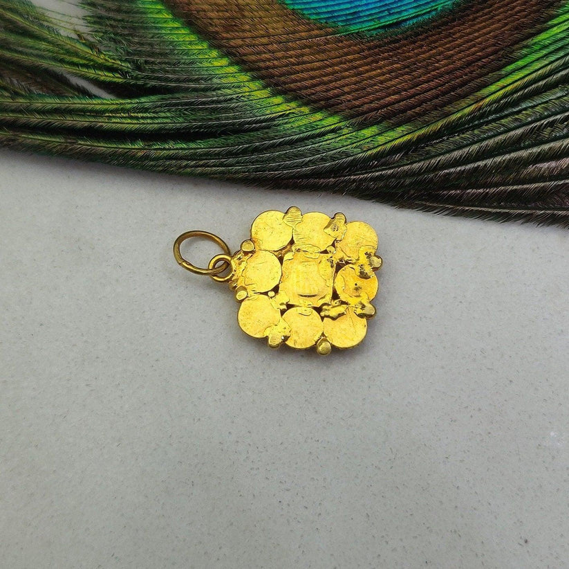 18k Yellow Gold Stone Studded Cushion Charm Pendent 15mm