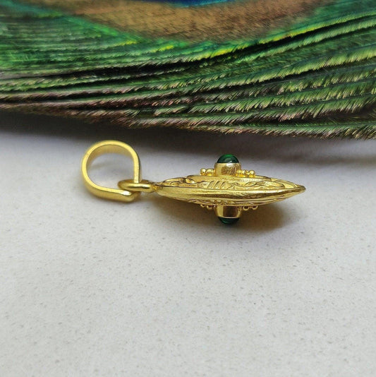 18k Yellow Gold Emerald Textured Oval Pendant - view 3