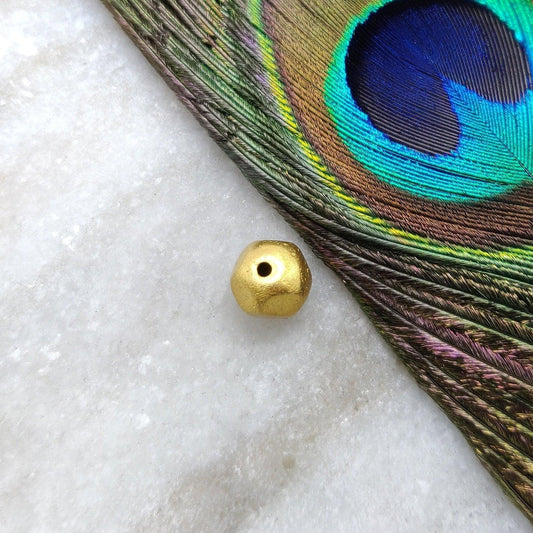 18 Karat Yellow Gold Faceted Round Beads Findings 9mm – Textured Finish