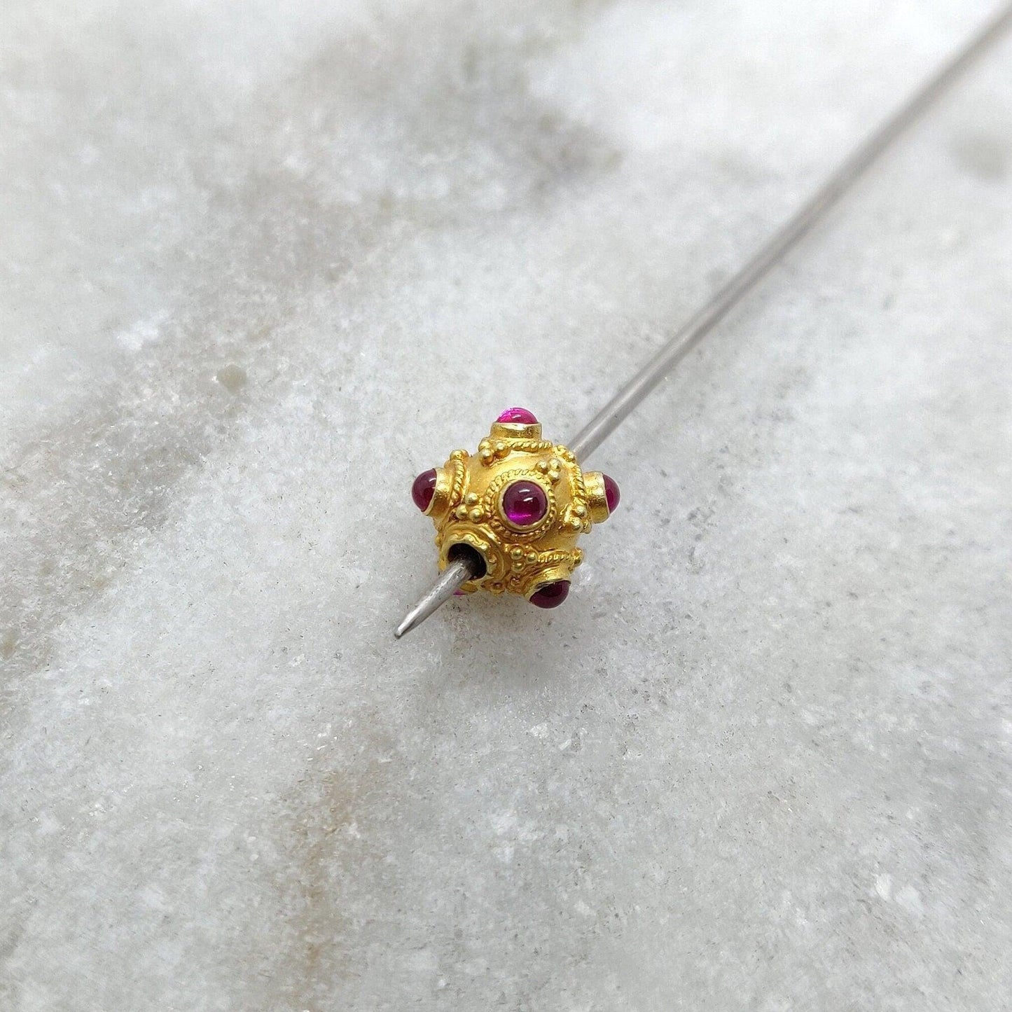 18 Karat Gold Ruby Filigree Ball Spacer Beads 8mm