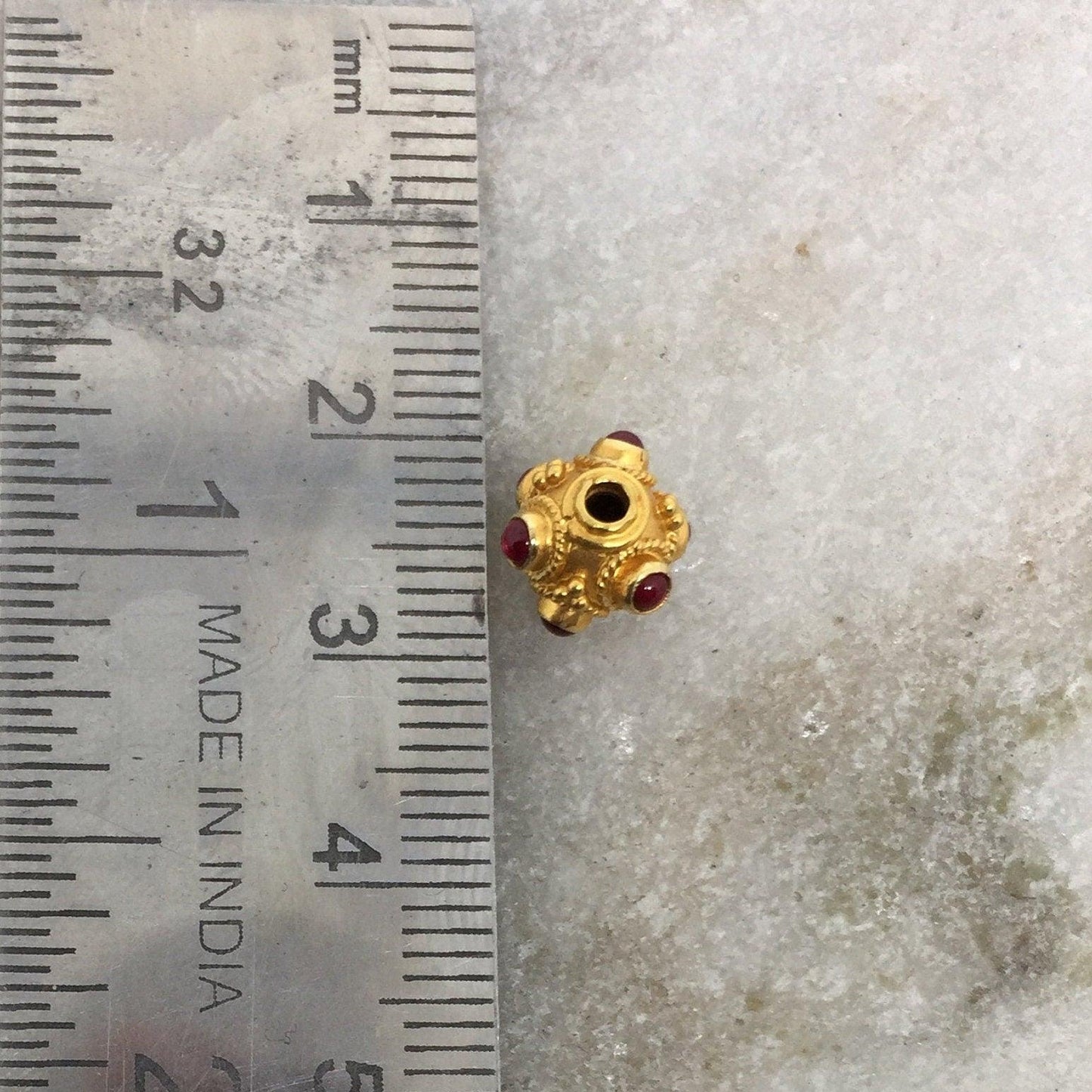 18KTT Gold Rondelle Ball Beads With Ruby Stone 7mm