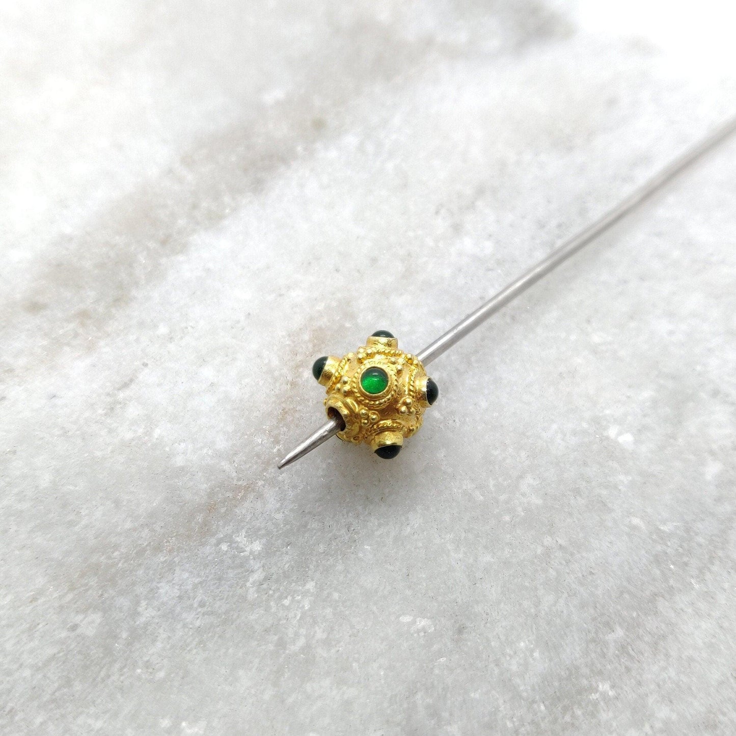 18K Gold Emerald Ball Spacer Beads 8mm