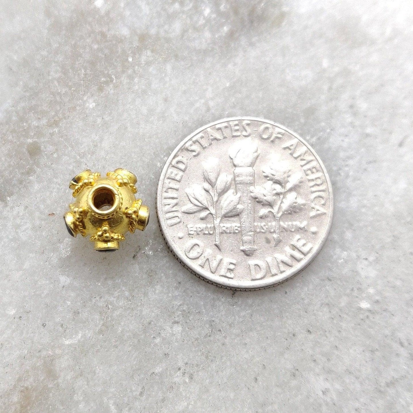 18 Carat Gold Emerald Round Spacer Beads