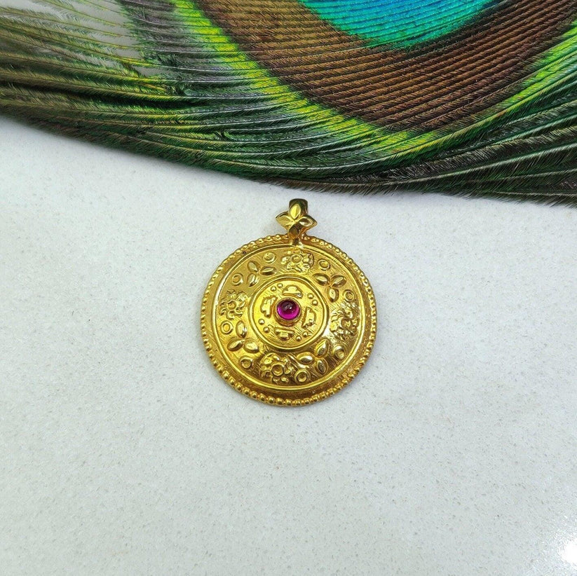 18k Solid Gold Ruby Antique 19mm Pendant
