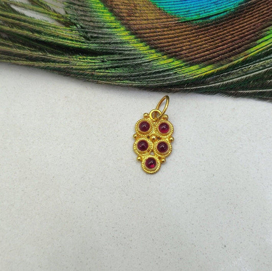 18k Yellow Gold Fancy Stone Studded Charm Pendant 15mm