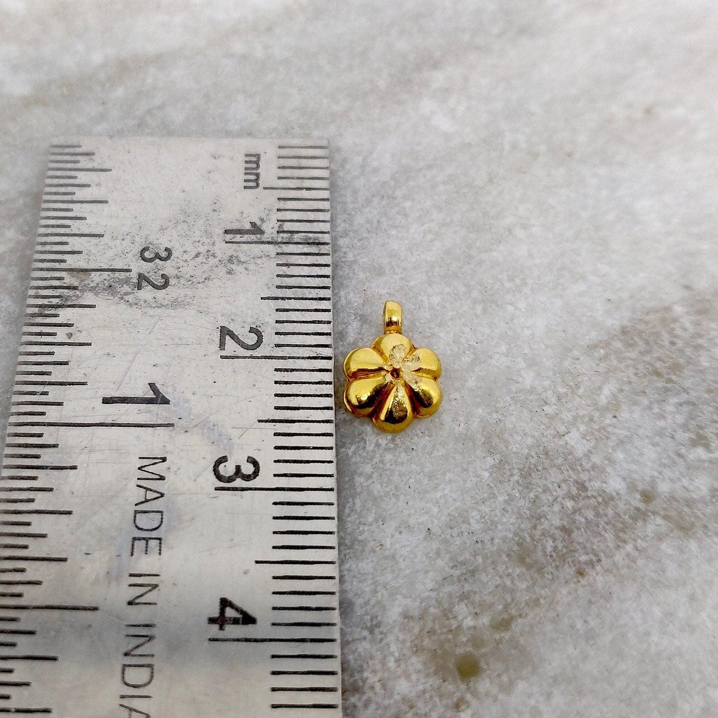 18k Yellow Gold 10mm Fancy Charm Pendant - Sar Gems