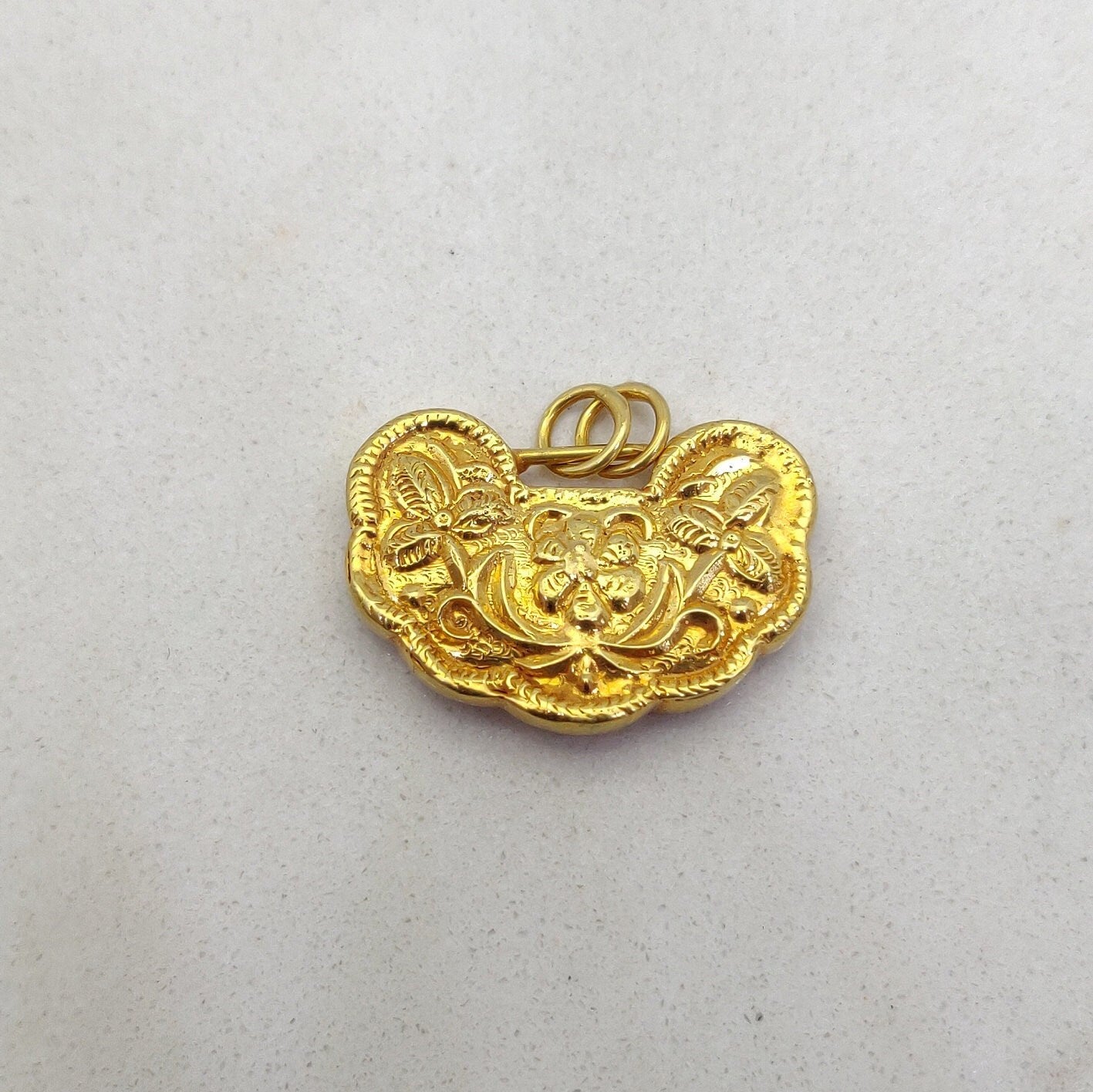 18k Yellow Gold Handmade Designer Pendant