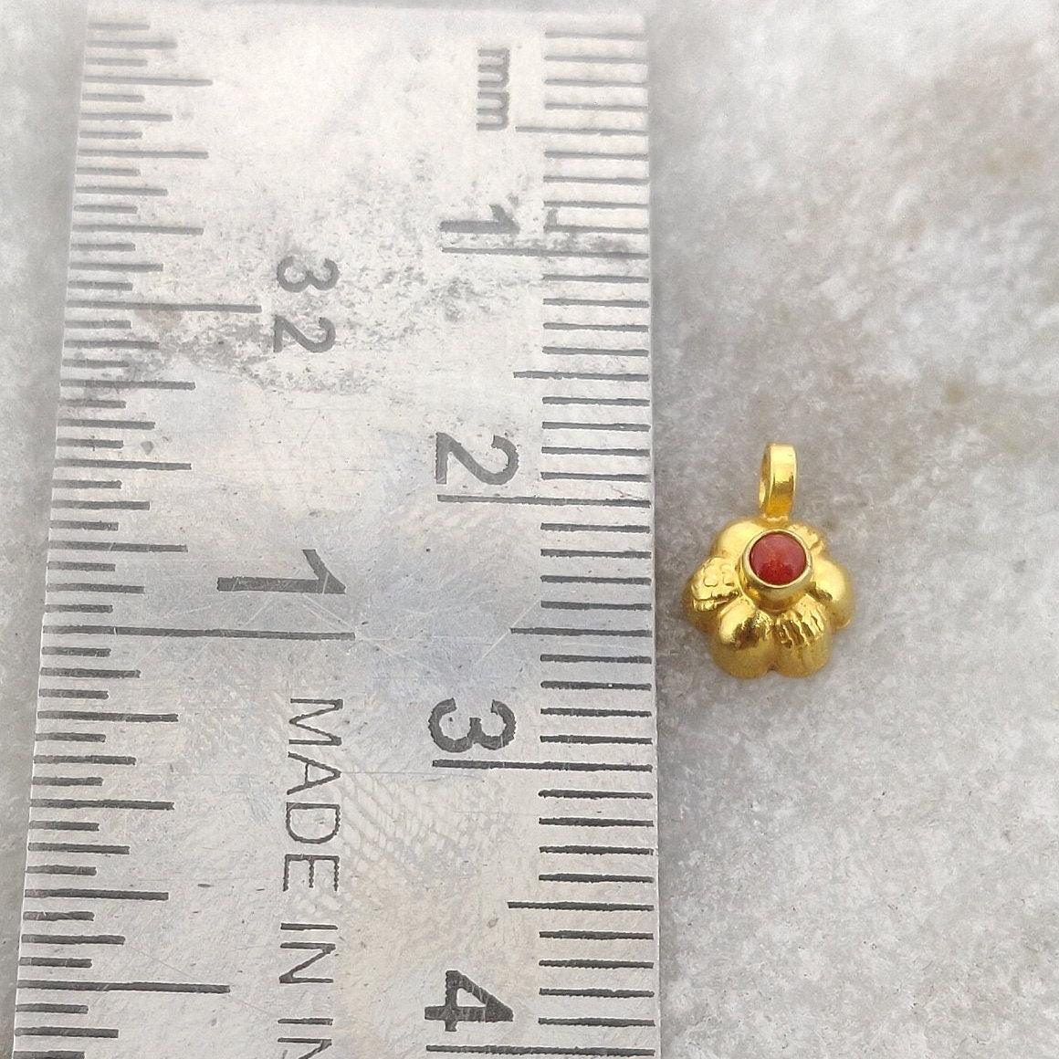 18k Solid Yellow Gold Fancy Coral Charm Pendant 6x8mm - Sar Gems
