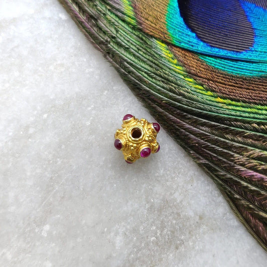18 Karat Gold Ruby Filigree Ball Spacer Beads 8mm