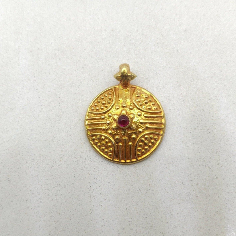 18k Solid Yellow Gold Ruby Antique Pendant 16.50mm