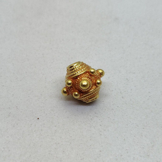 18 Karat Gold Vintage Fancy Rondelle Spacer Beads - view 3