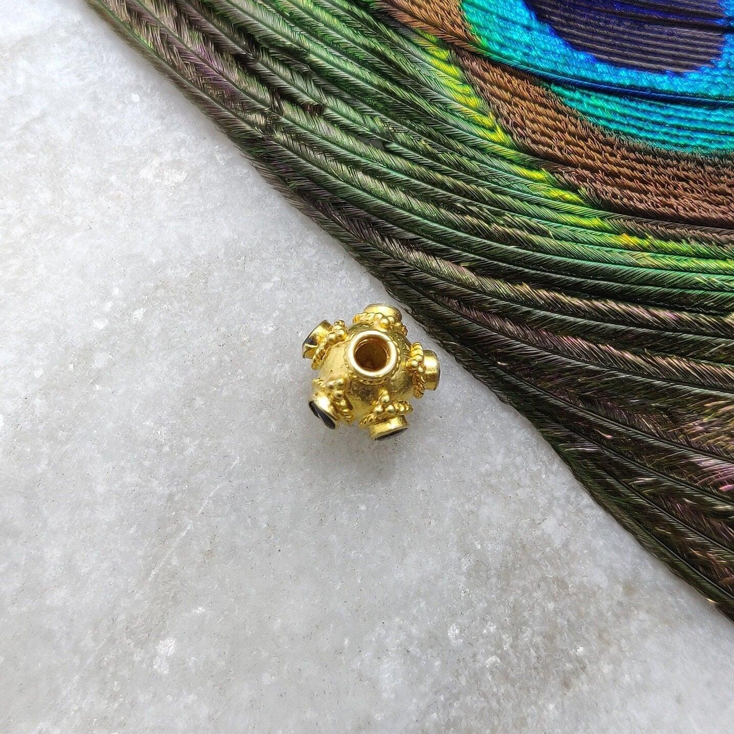 18 Carat Gold Emerald Round Spacer Beads