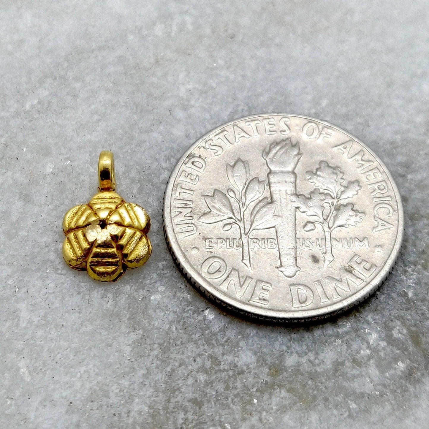 18k Solid Yellow Gold Minimalist Charm 3x7mm - Sar Gems