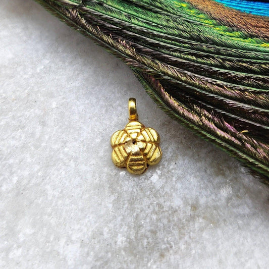 18k Solid Yellow Gold Minimalist Charm 3x7mm - Sar Gems