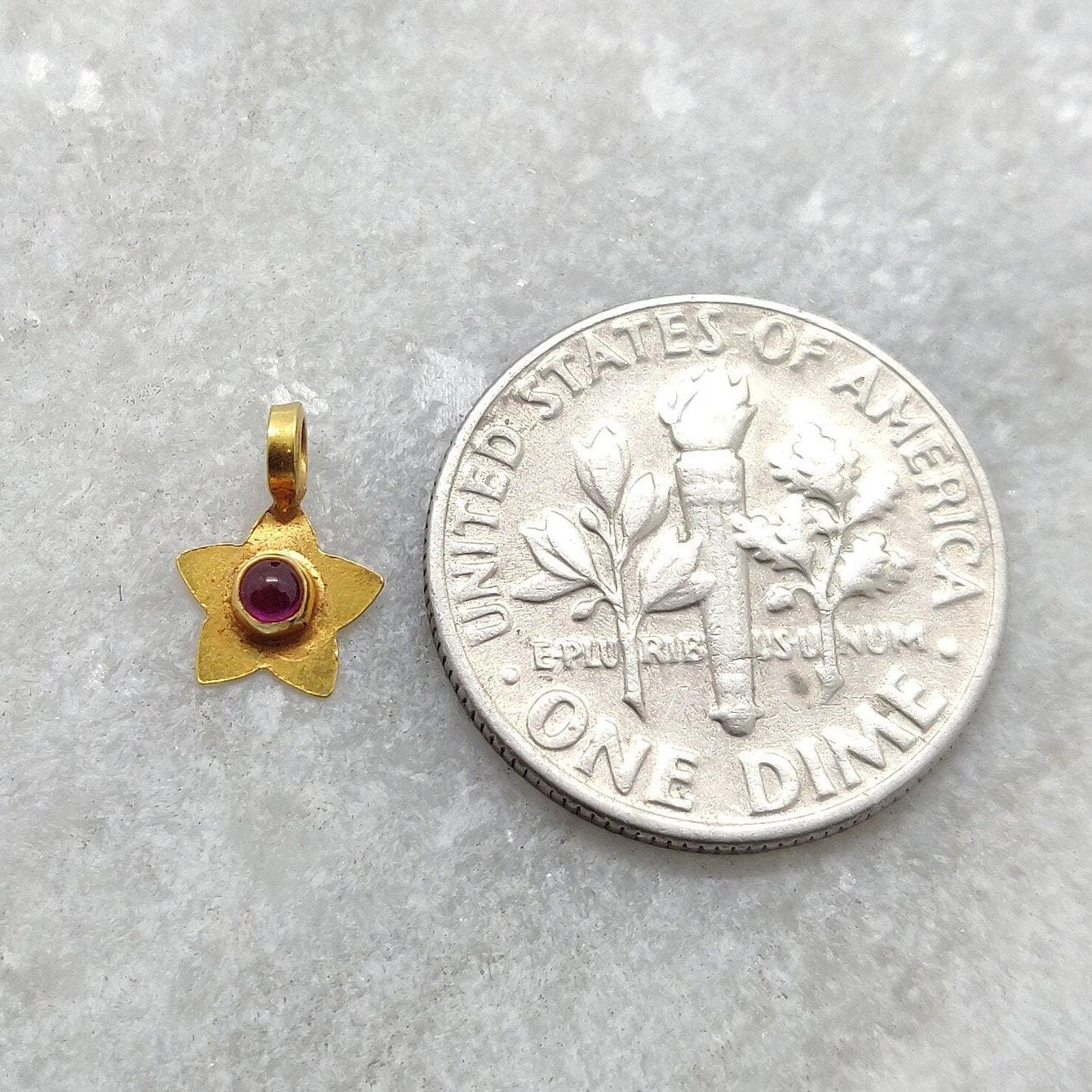 18k Yellow Gold Stone Studded Star Charm Pendant 9mm - Sar Gems