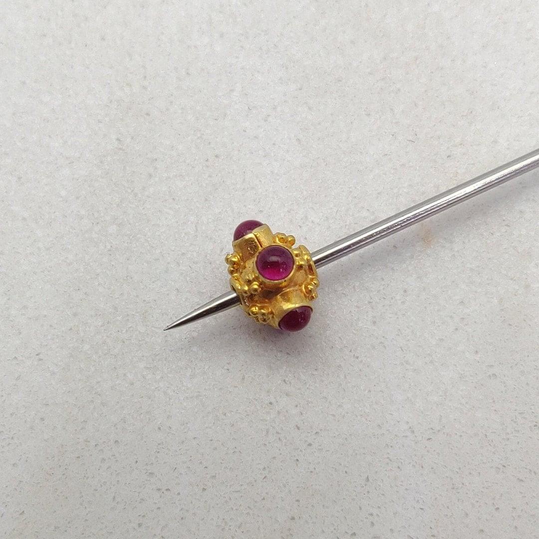 18 Karat Gold Stone Studded Wheel Spacer Beads 6mm