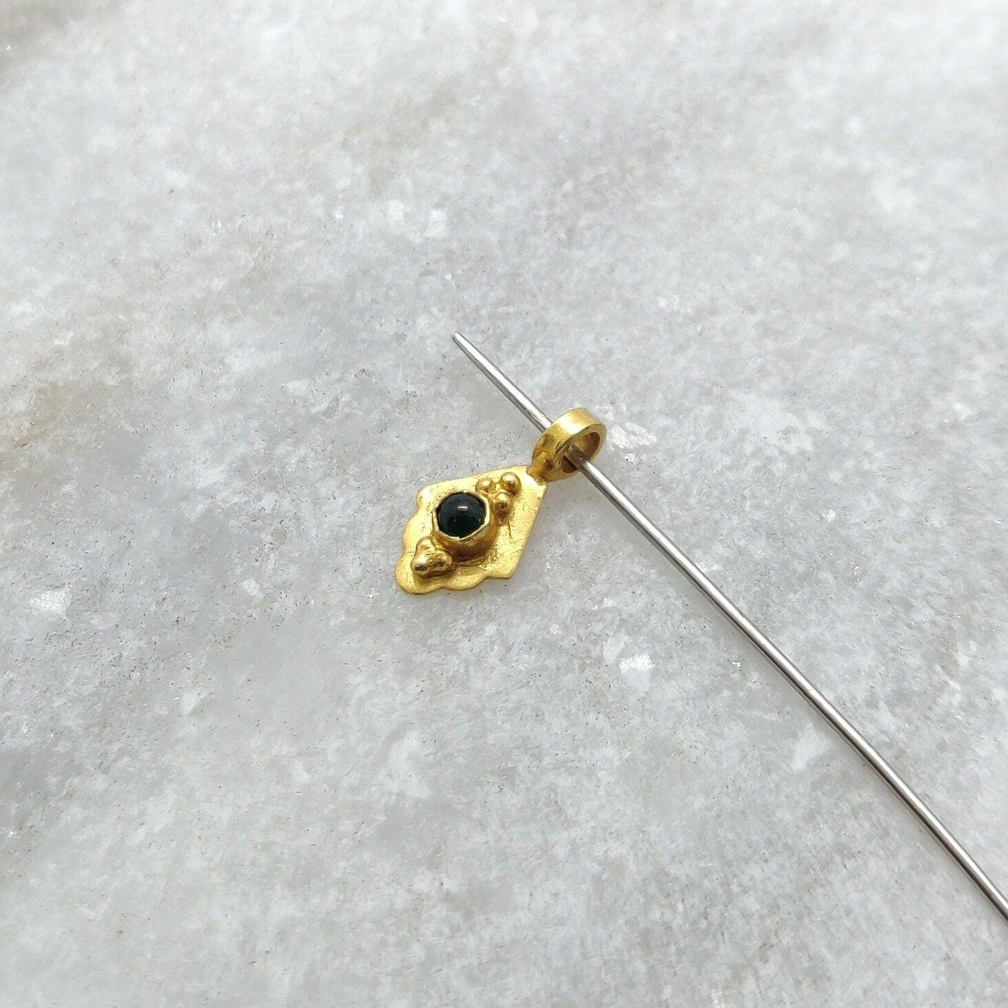 18k Solid Yellow Gold Fancy Charm Pendant 5x10mm - Sar Gems