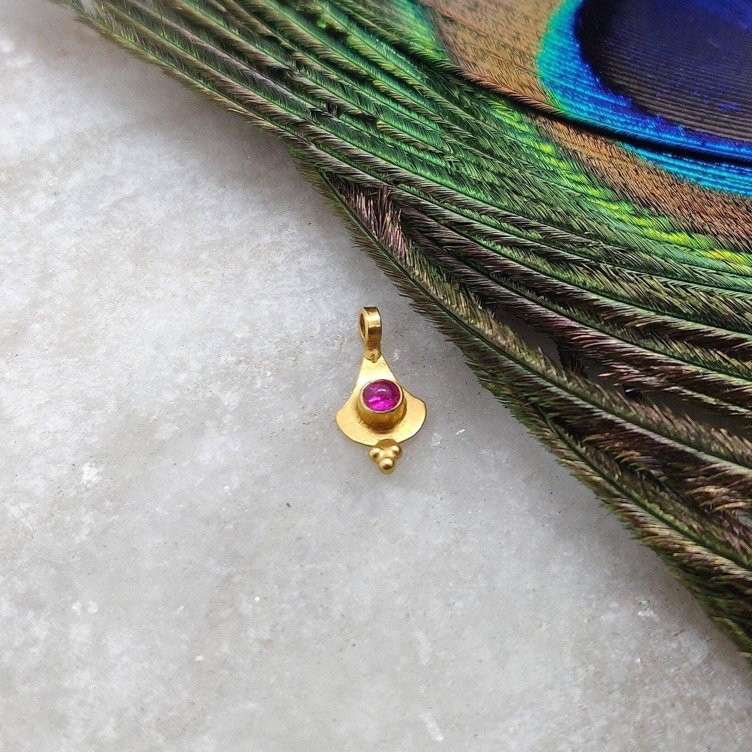 18k Yellow Gold Tiny Stone Charm Pendant 10mm - Sar Gems