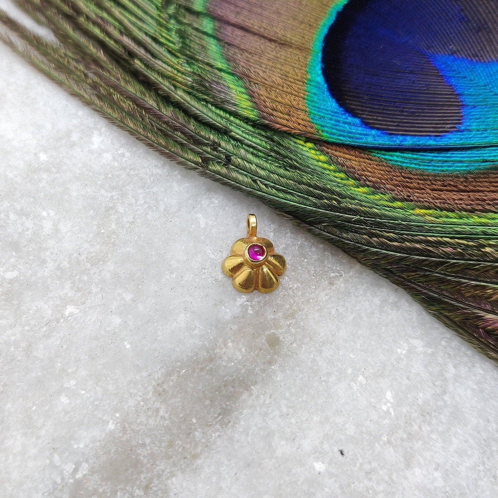 18k Solid Yellow Gold Floral Charm Pendant 9mm - Sar Gems