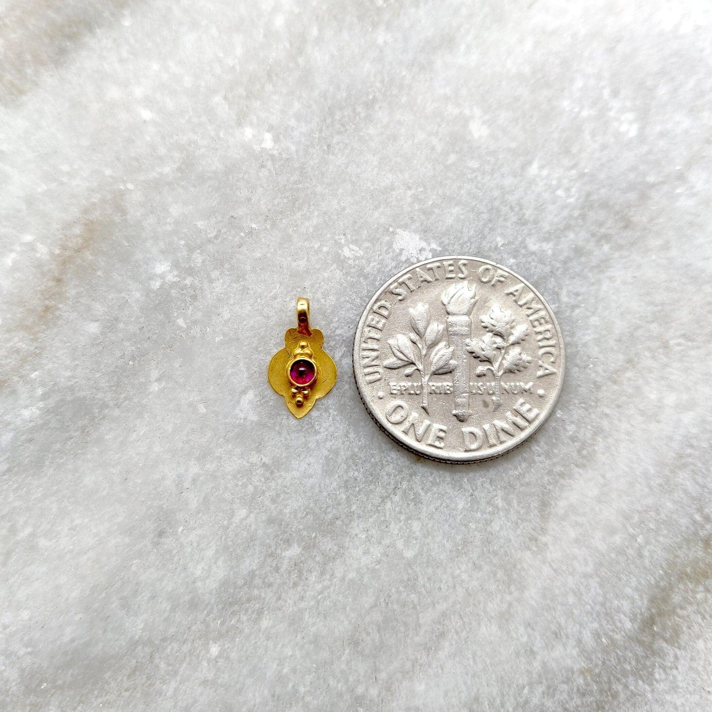 18k Solid Yellow Gold Fancy Charm Pendant 6x10mm - Sar Gems