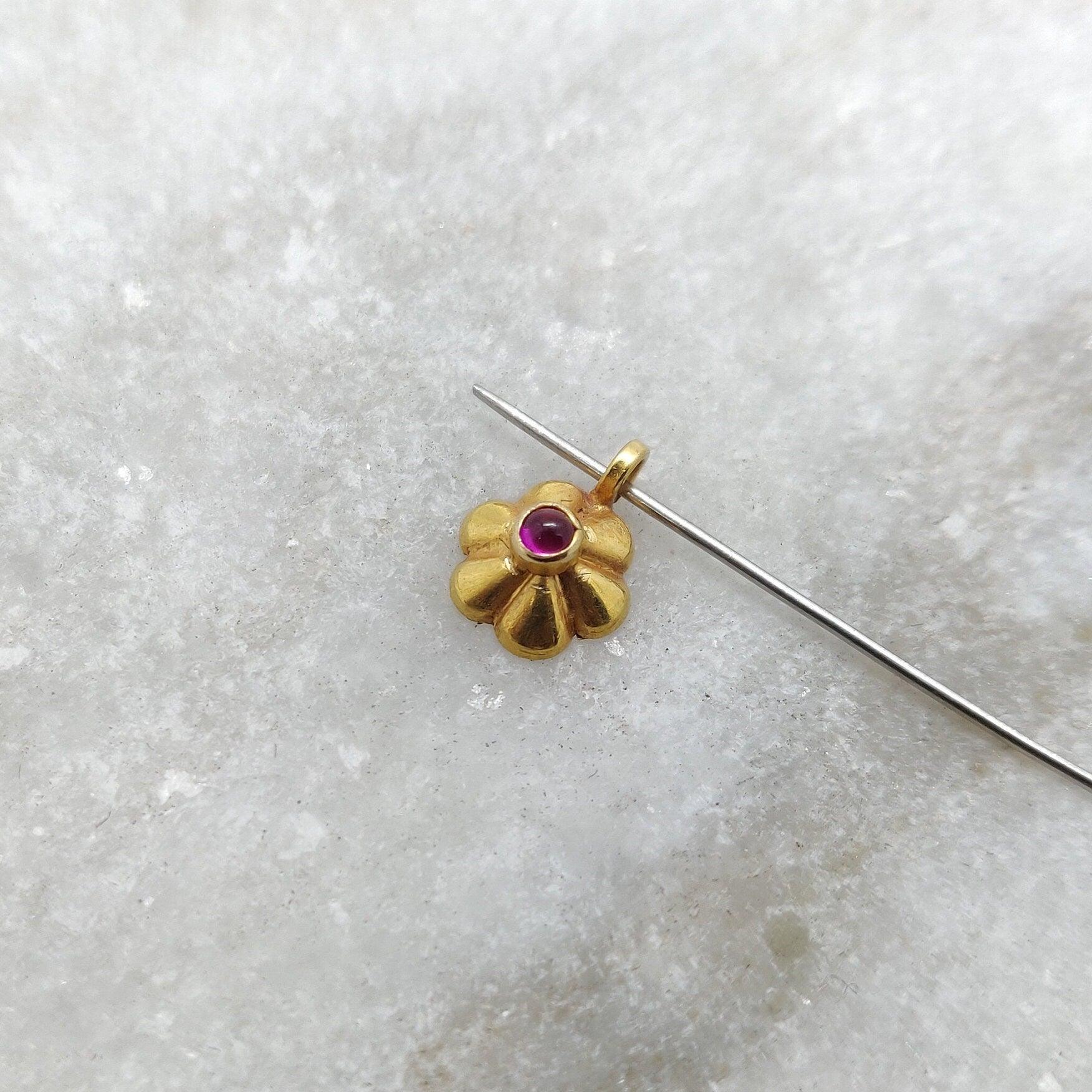 18k Solid Yellow Gold Floral Charm Pendant 9mm - Sar Gems