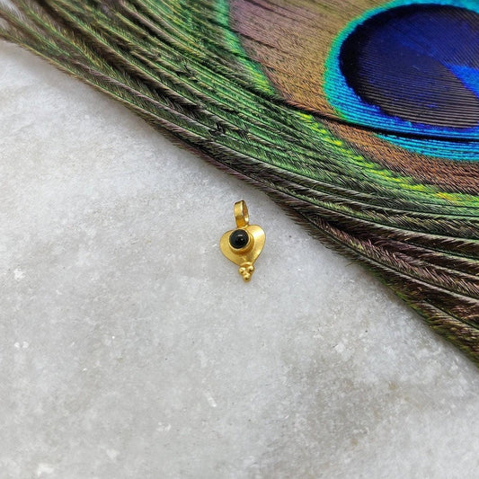 Stylish 18K Gold Heart Charm with Gemstone 9mm