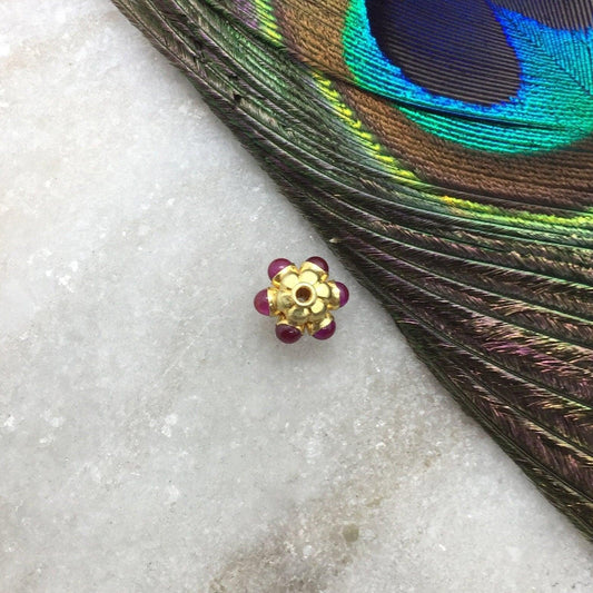 18 Karat Gold Ruby Flower Spacer Beads 8x7mm
