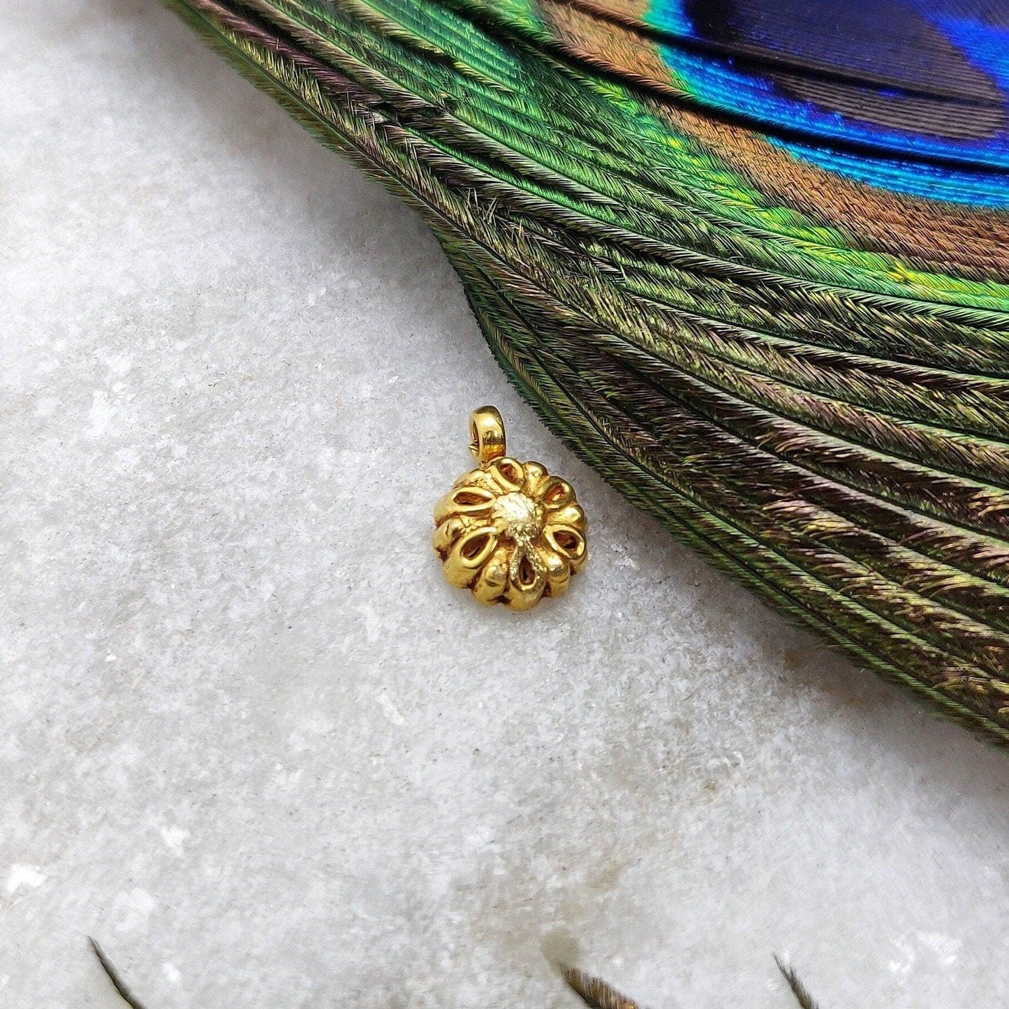 Radiant 18K Gold Floral Charm 7mm