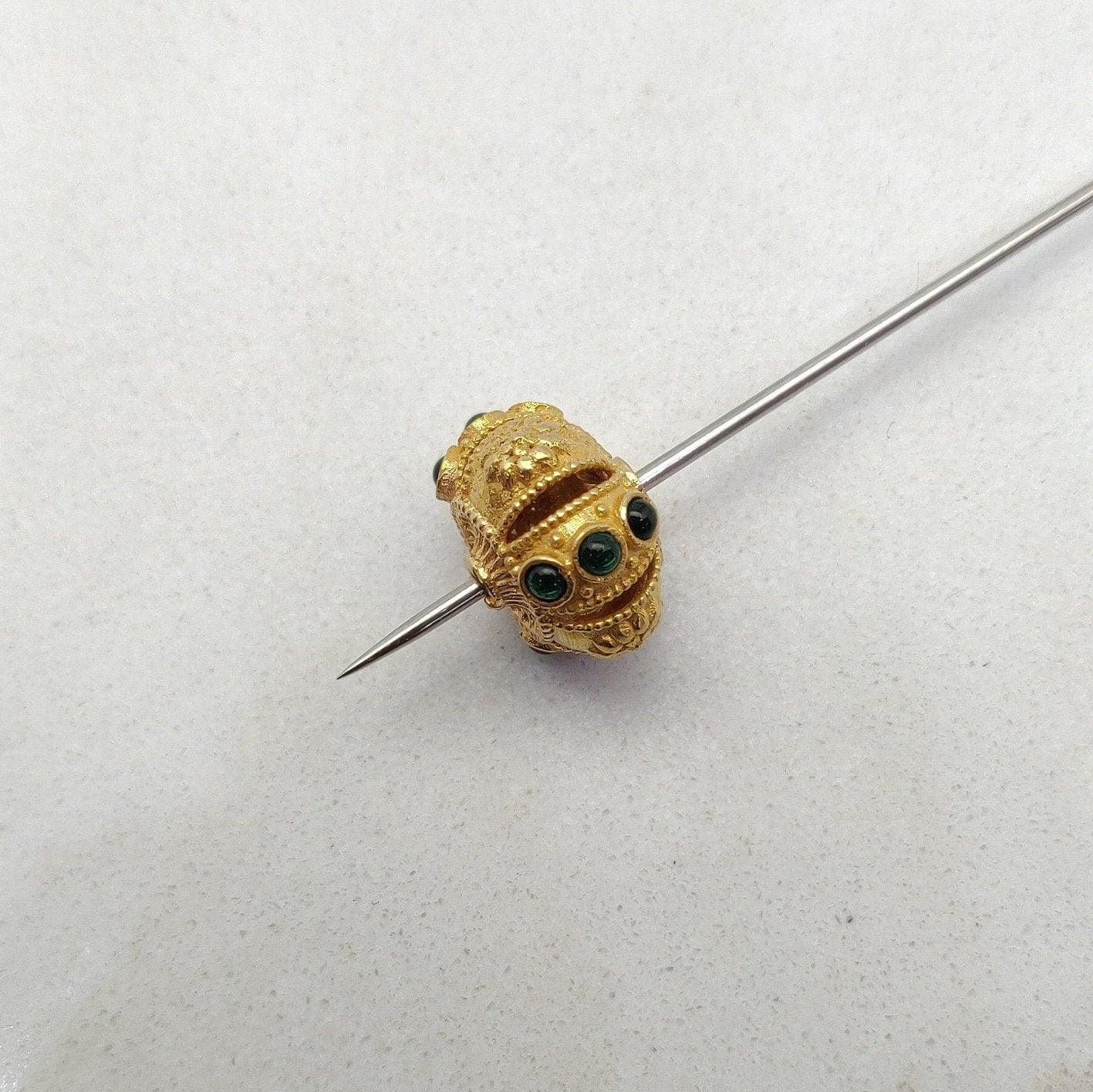 Vintage 18 Karat Gold Rondelle Spacer Bead With Emerald