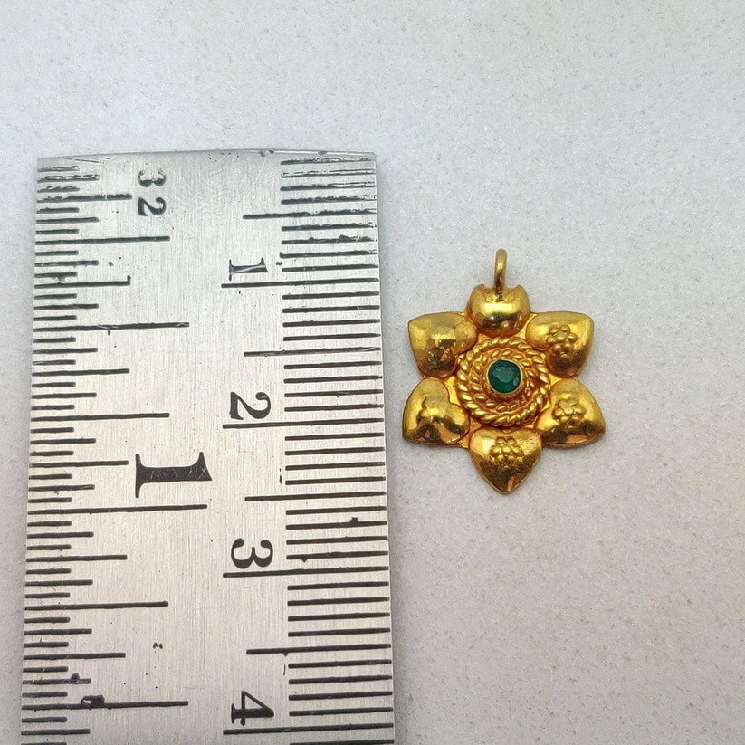 18k Solid Yellow Gold Emerald Floral Pendant-15mm