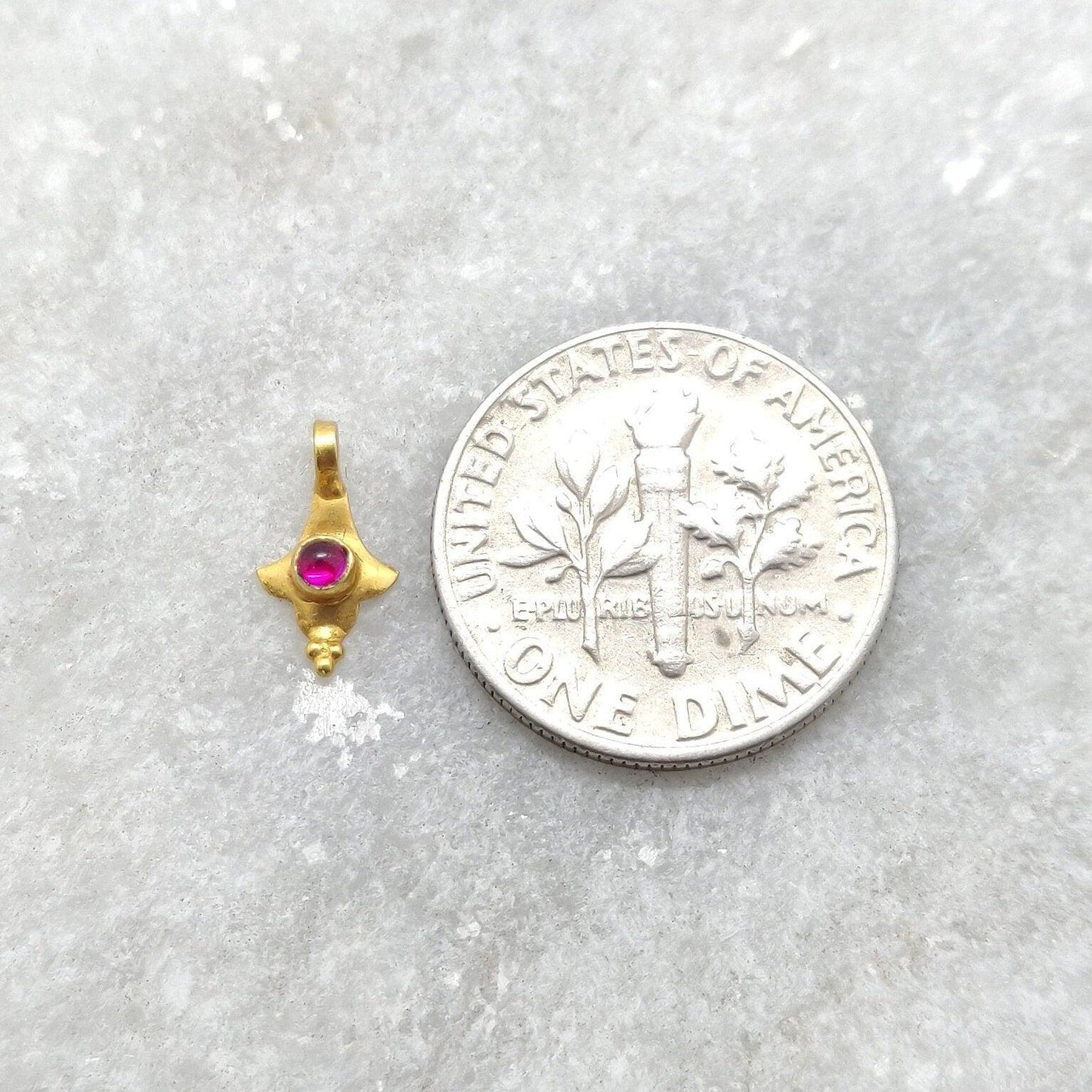 18k Gold 10mm Fancy Charm Pendant - Sar Gems