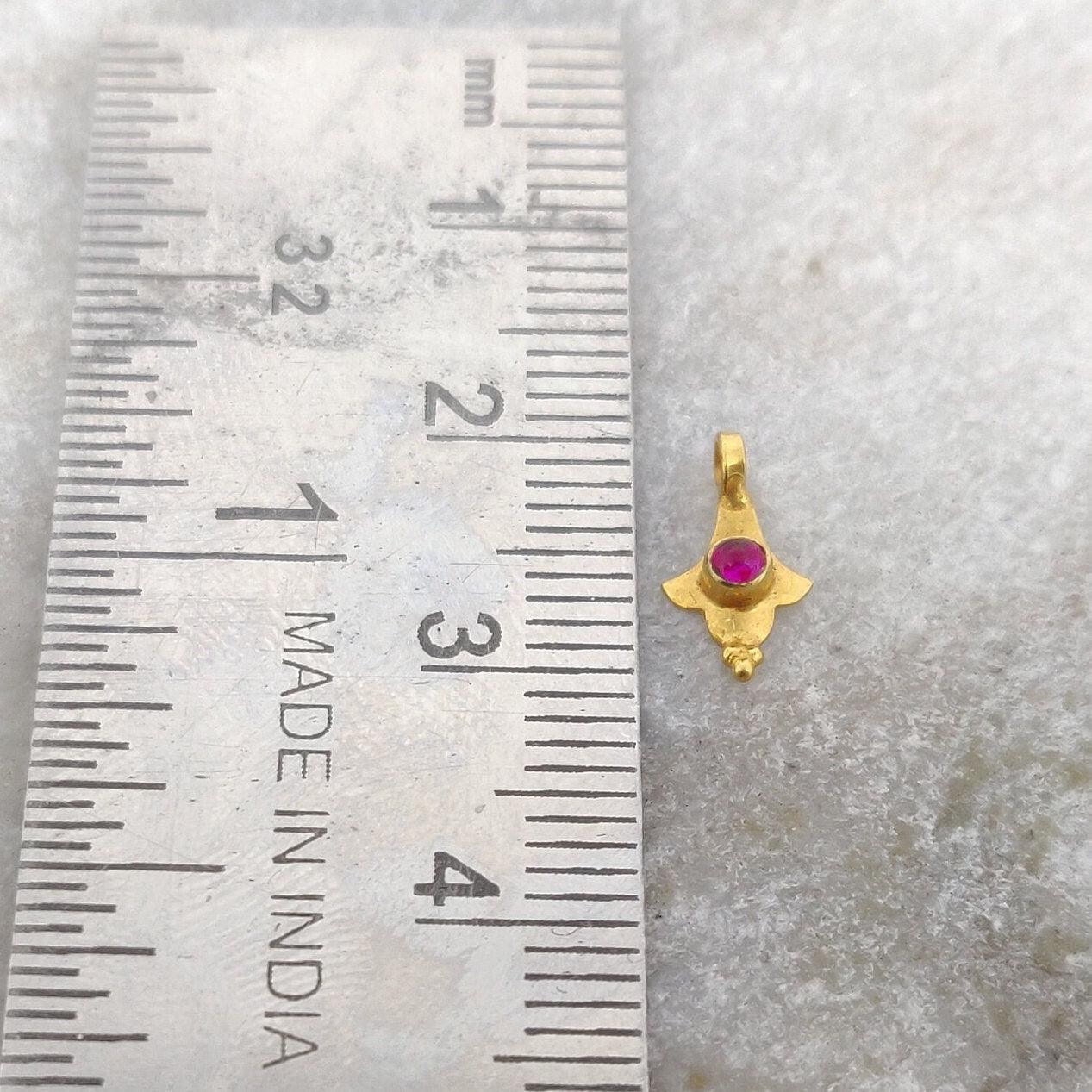 18k Gold 10mm Fancy Charm Pendant - Sar Gems