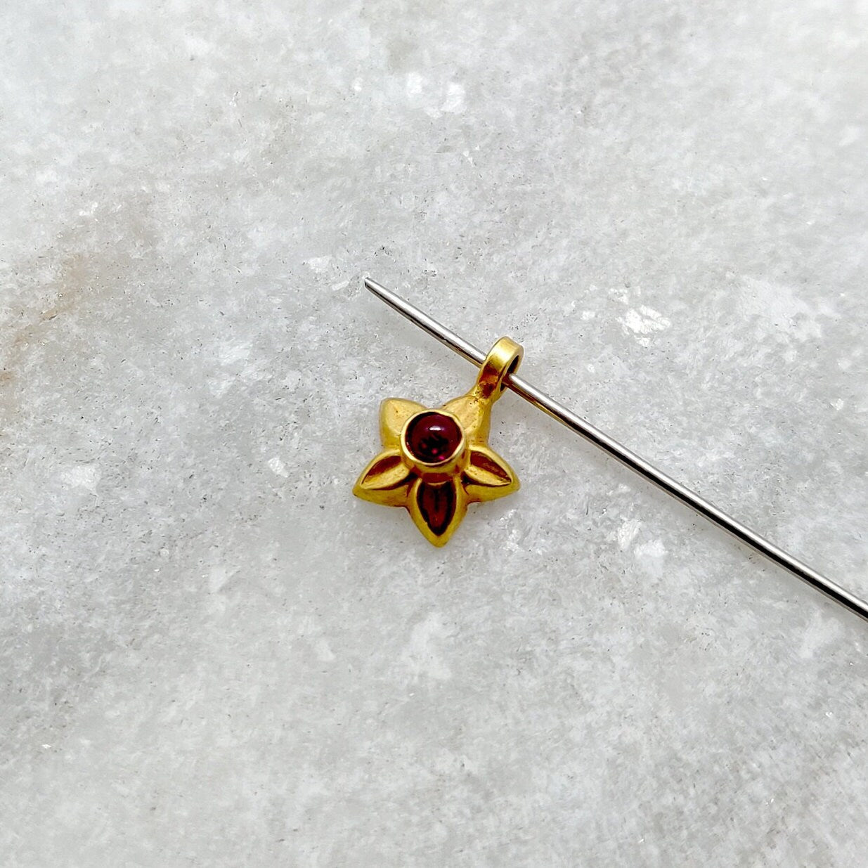 18k Yellow Gold Star Charm Pendant