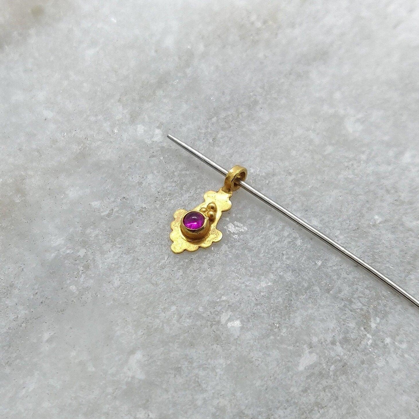 18k Solid Yellow Gold Stone Studded Charm Pendant - Sar Gems