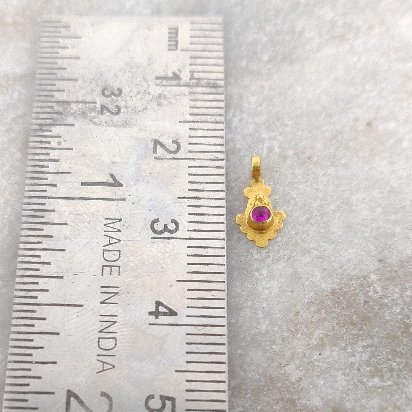 18k Solid Yellow Gold Stone Studded Charm Pendant - Sar Gems