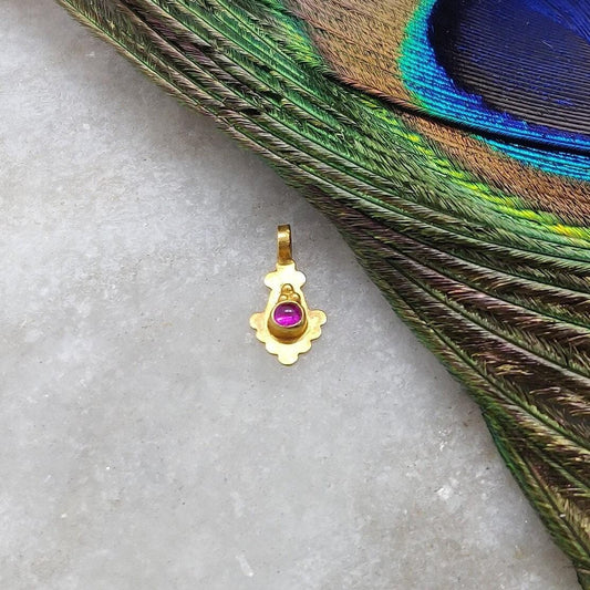 Chic 18K Gold Gemstone Charm