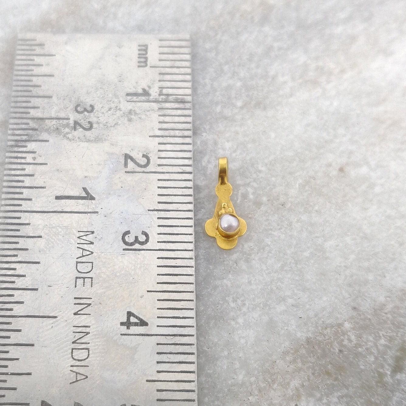 18k Solid Yellow Gold White Stone Studded Charm 11mm - Sar Gems