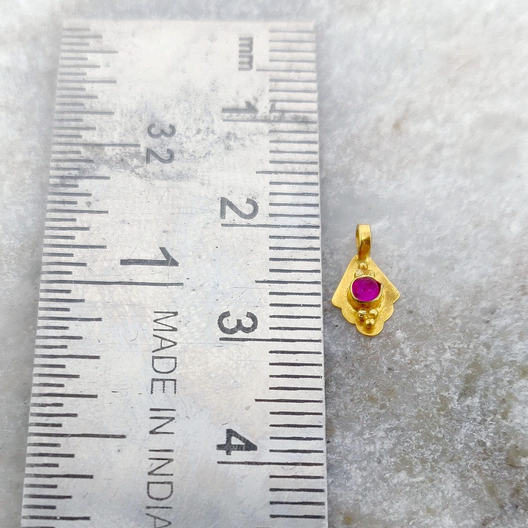 18k Solid Yellow Gold Fancy Charm Pendant 9mm - Sar Gems