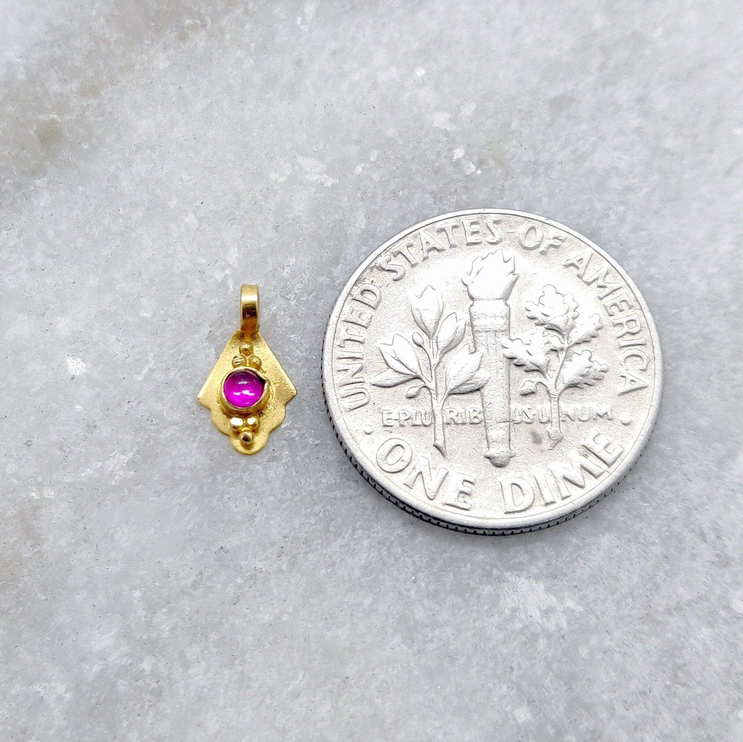 18k Solid Yellow Gold Fancy Charm Pendant 9mm - Sar Gems