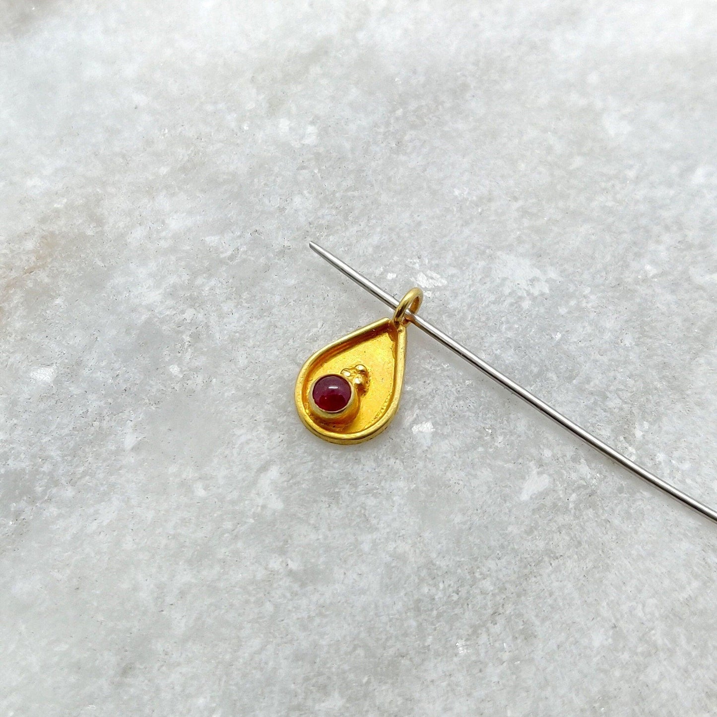 18K Solid Yellow Gold Teardrop Charm Pendant 6x10mm - Sar Gems