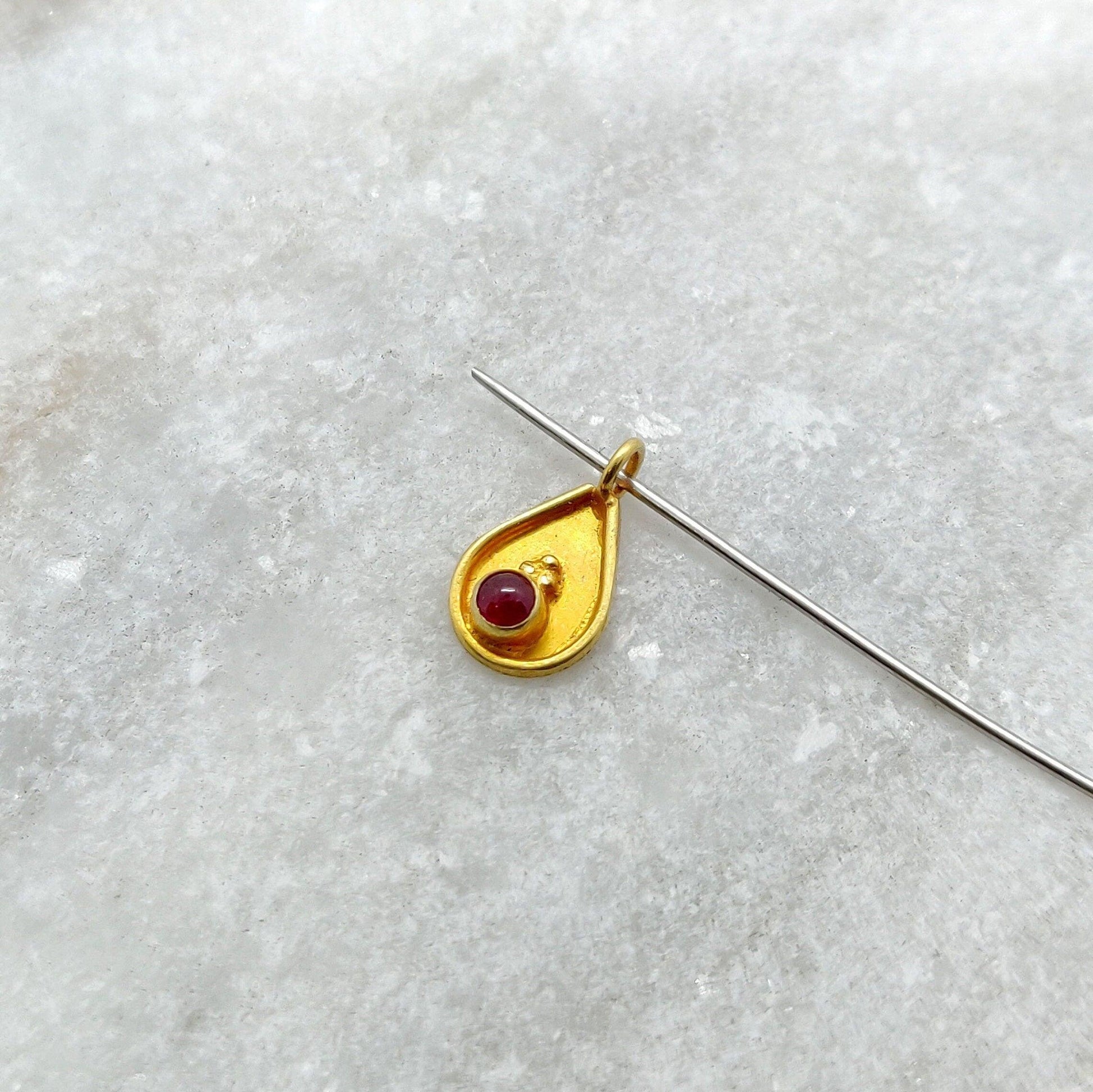 18K Solid Yellow Gold Teardrop Charm Pendant 6x10mm - Sar Gems