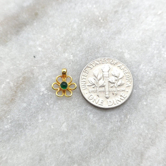 18k Yellow Gold 10mm Floral Charm Pendant - Sar Gems