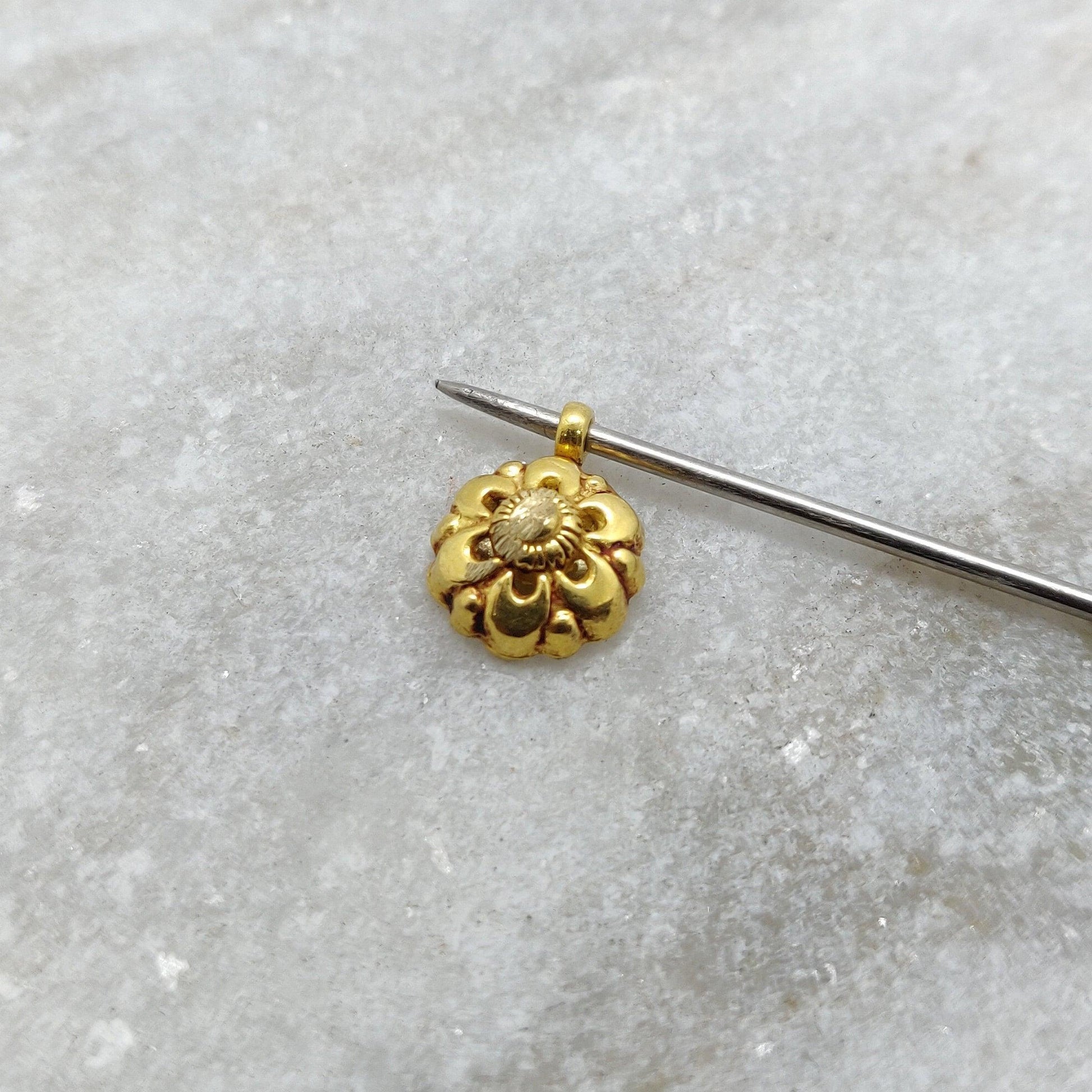 18k Solid Yellow Gold Fancy Floral Charm Pendant 4x9mm - Sar Gems