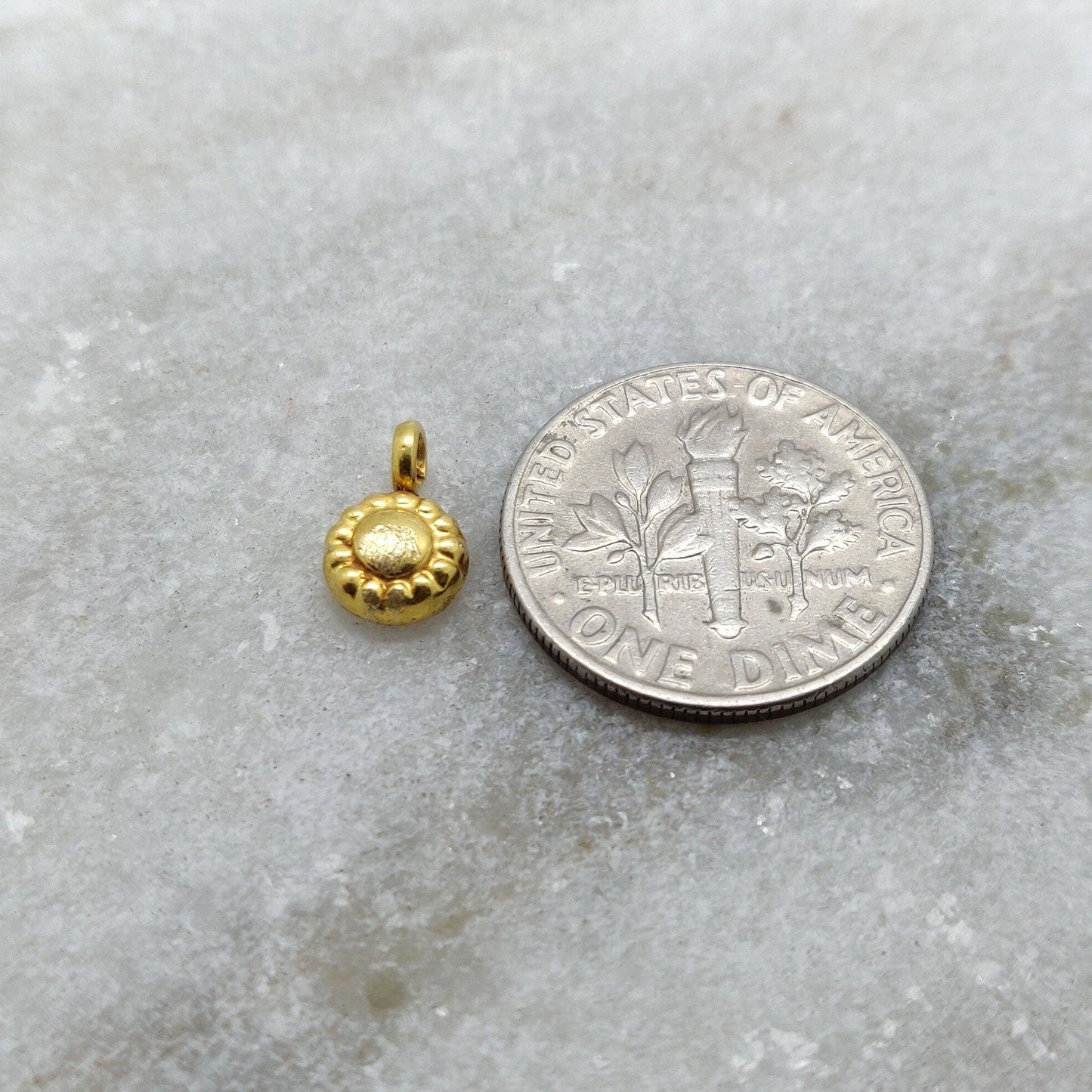 18k Solid Yellow Gold Fancy Charm Pendant 3x6mm - Sar Gems