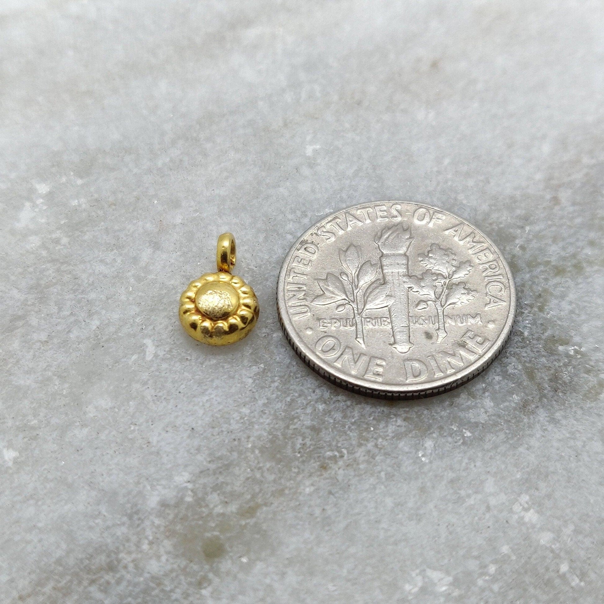 18k Solid Yellow Gold Fancy Charm Pendant 3x6mm - Sar Gems