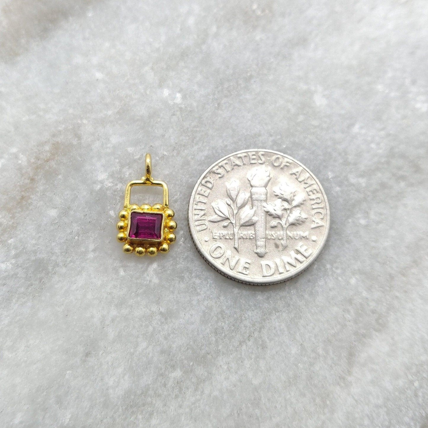 18k Solid Yellow Gold Charm Pendant 8x13mm - Sar Gems