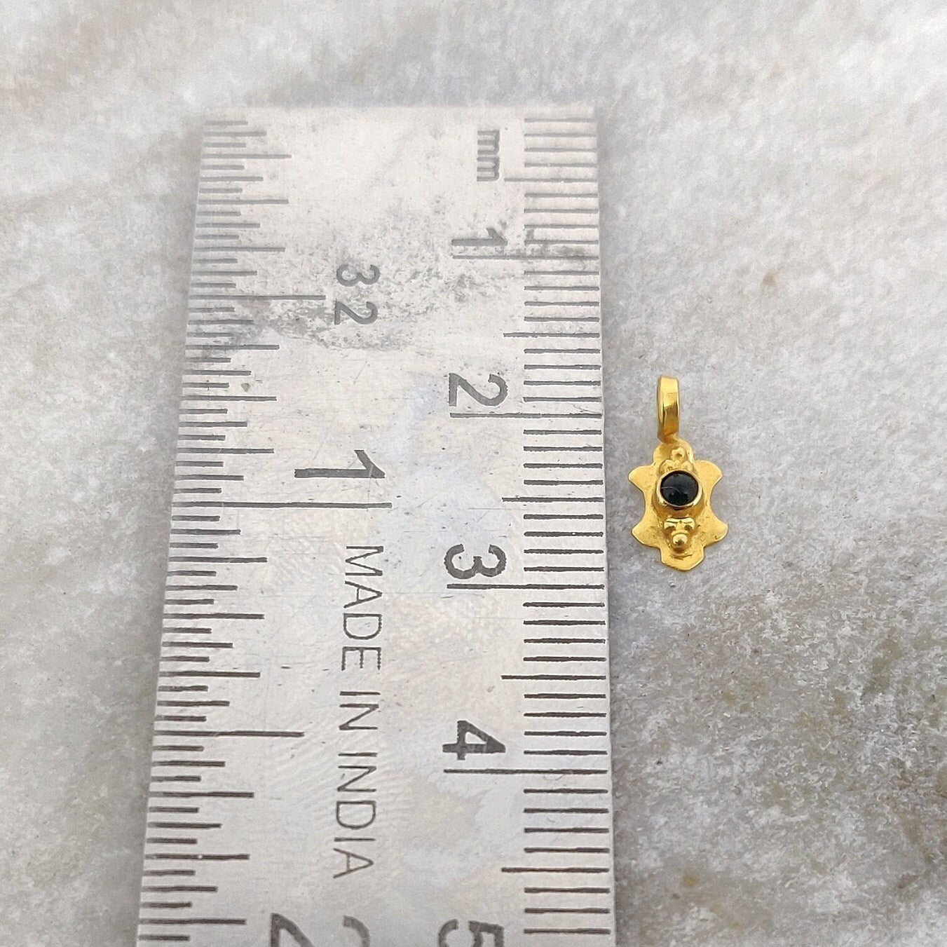 Handmade 18k Yellow Gold Charm 5X10MM