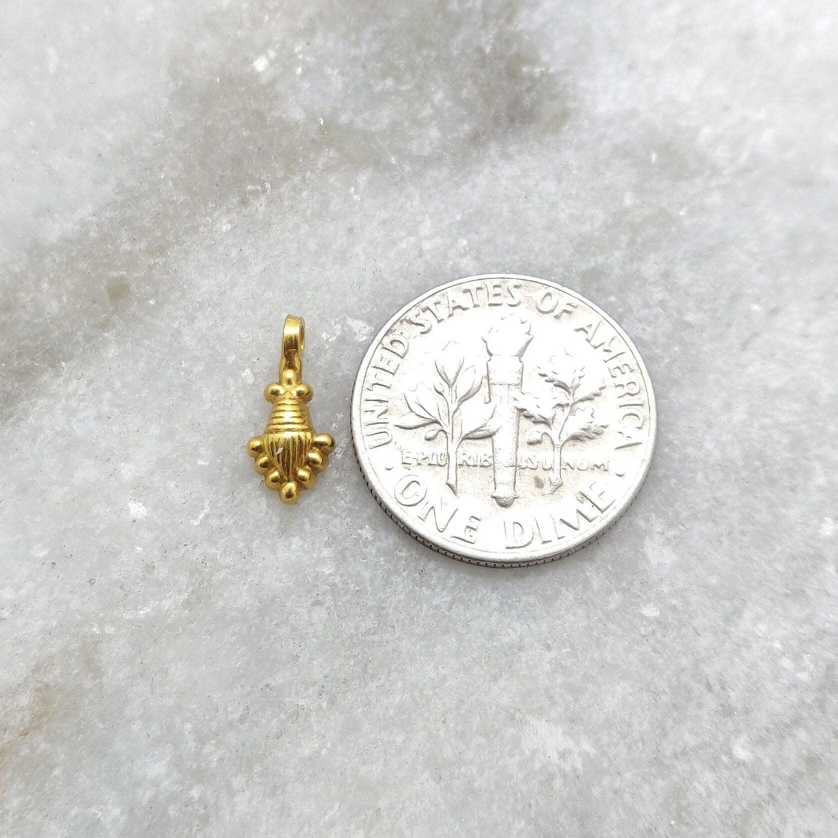 18K Solid Yellow Gold Fancy Charm 11x5mm - Sar Gems