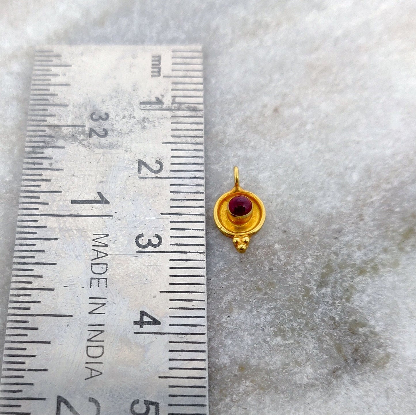 18k Yellow Gold Charm Pendant