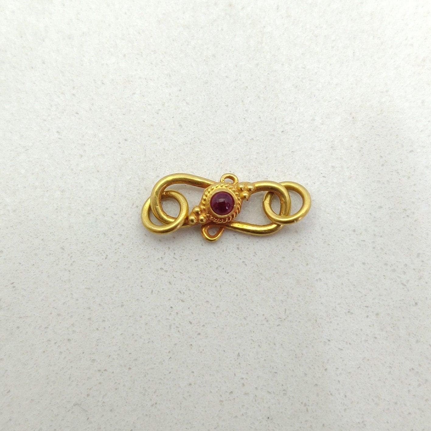 15X7mm 18 Carat Gold Ruby S Hook Clasp Lock
